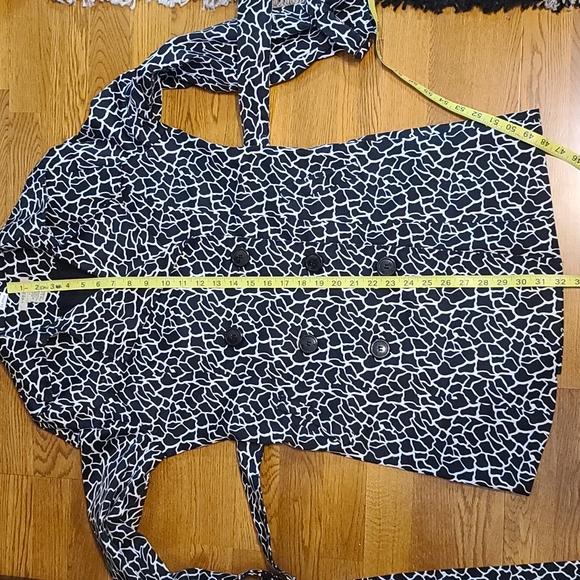 Vertigo Paris Women's Black and White Stretch Cotton Trench Coat (Sz S) - Picture 10 of 11